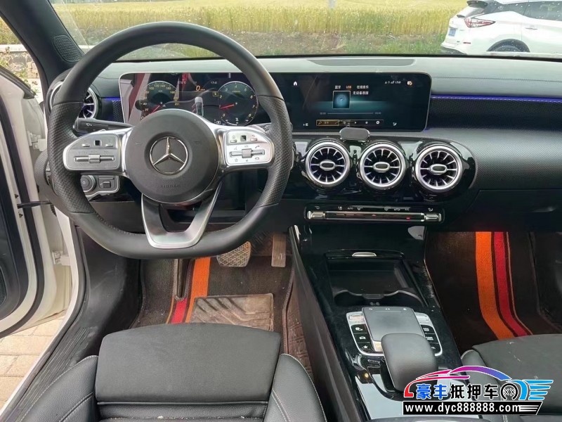 20年奔驰A轿车抵押车出售