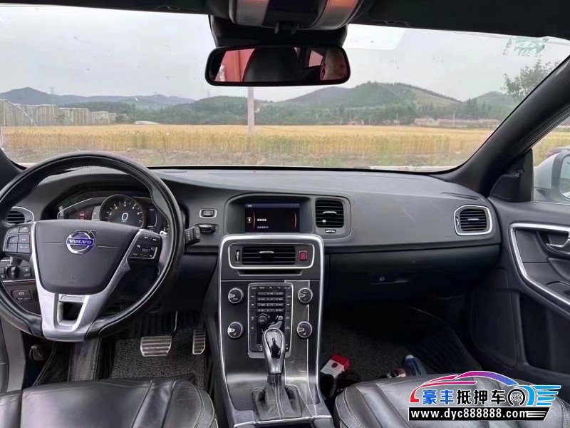 14年沃尔沃V60轿车抵押车出售