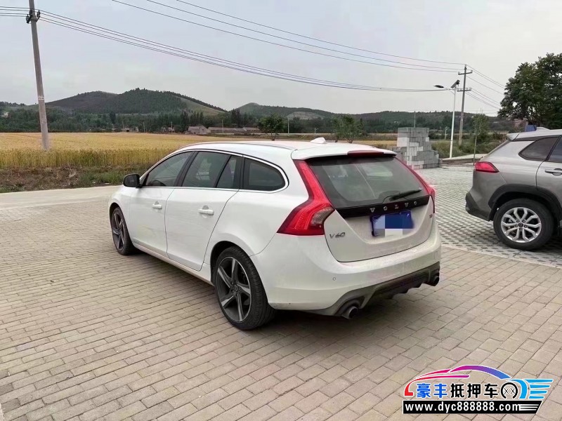 14年沃尔沃V60轿车抵押车出售