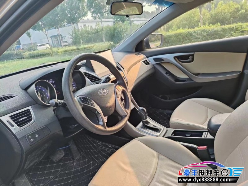 16年现代朗动轿车抵押车出售