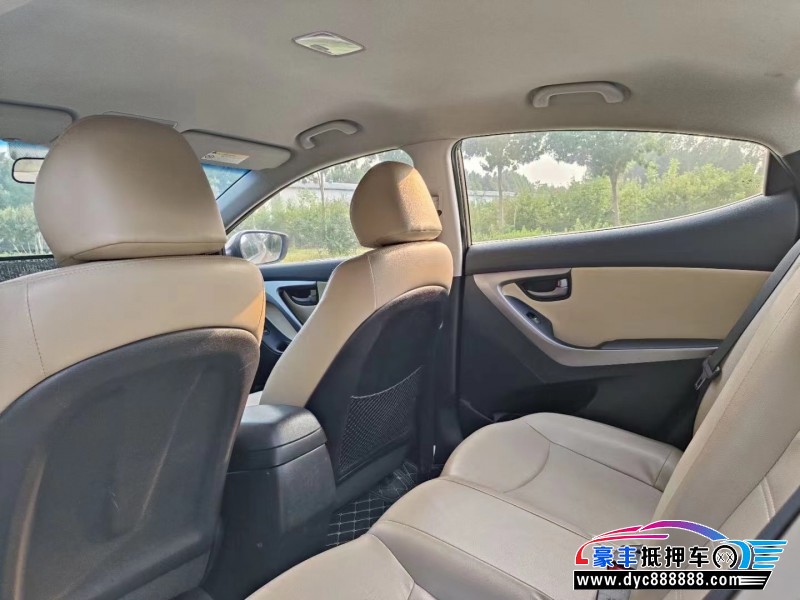 16年现代朗动轿车抵押车出售