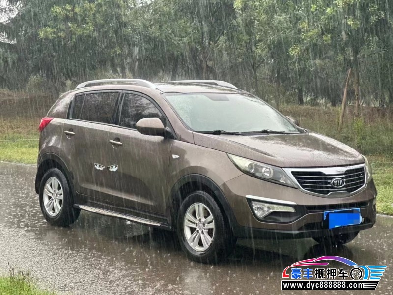 13年起亚智跑轿车抵押车出售