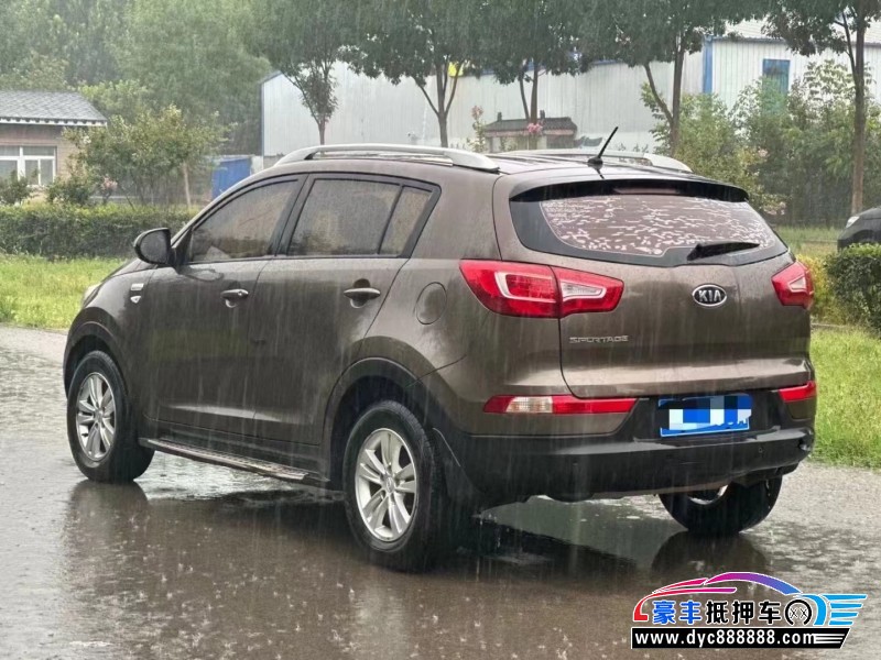 13年起亚智跑轿车抵押车出售