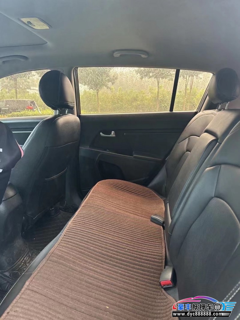 13年起亚智跑轿车抵押车出售