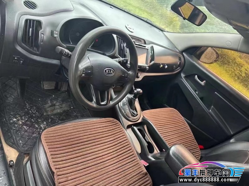 13年起亚智跑轿车抵押车出售