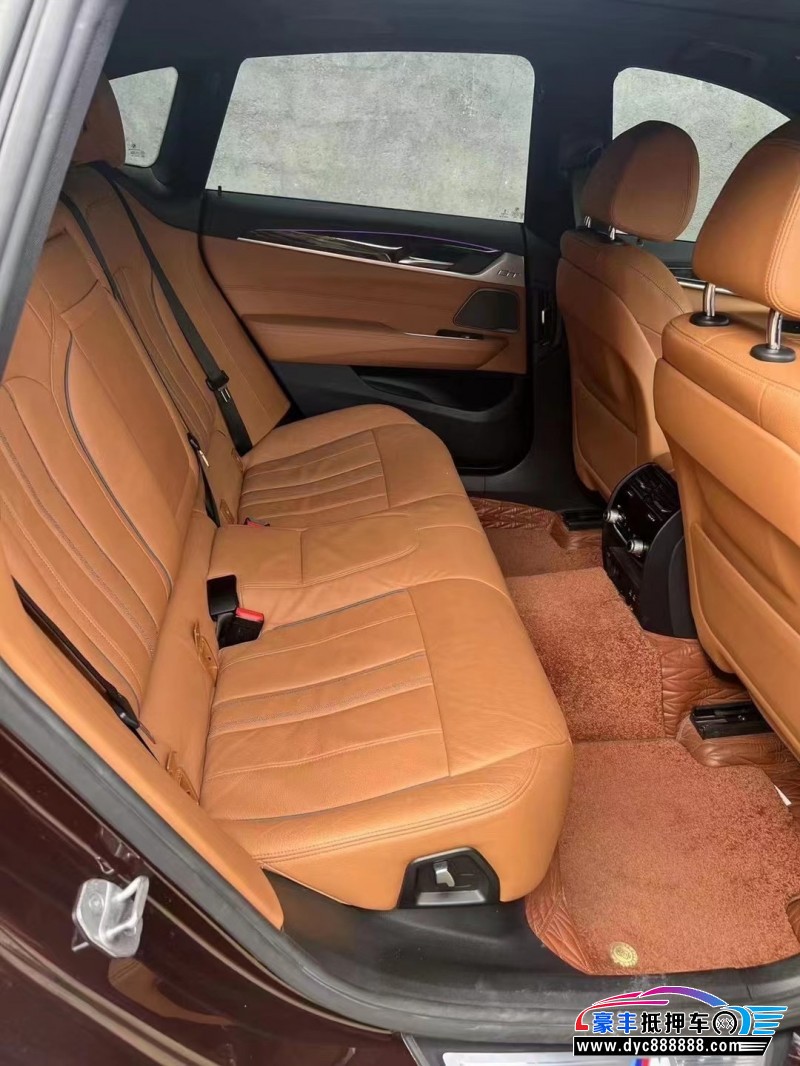 20年宝马6系轿车抵押车出售