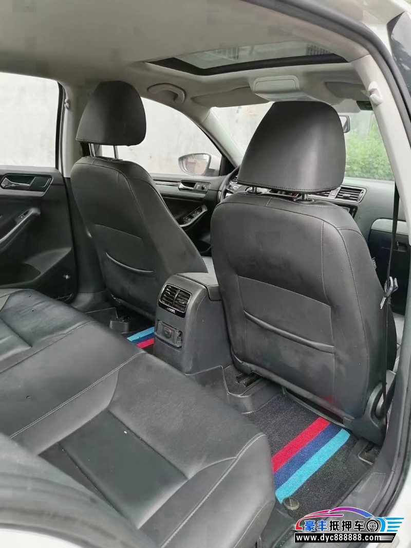 16年大众速腾轿车抵押车出售