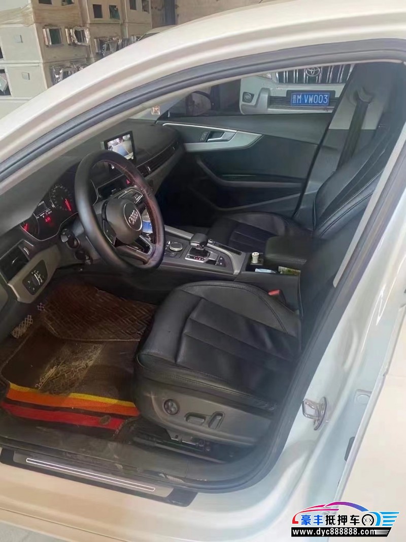 19年奥迪A4轿车抵押车出售