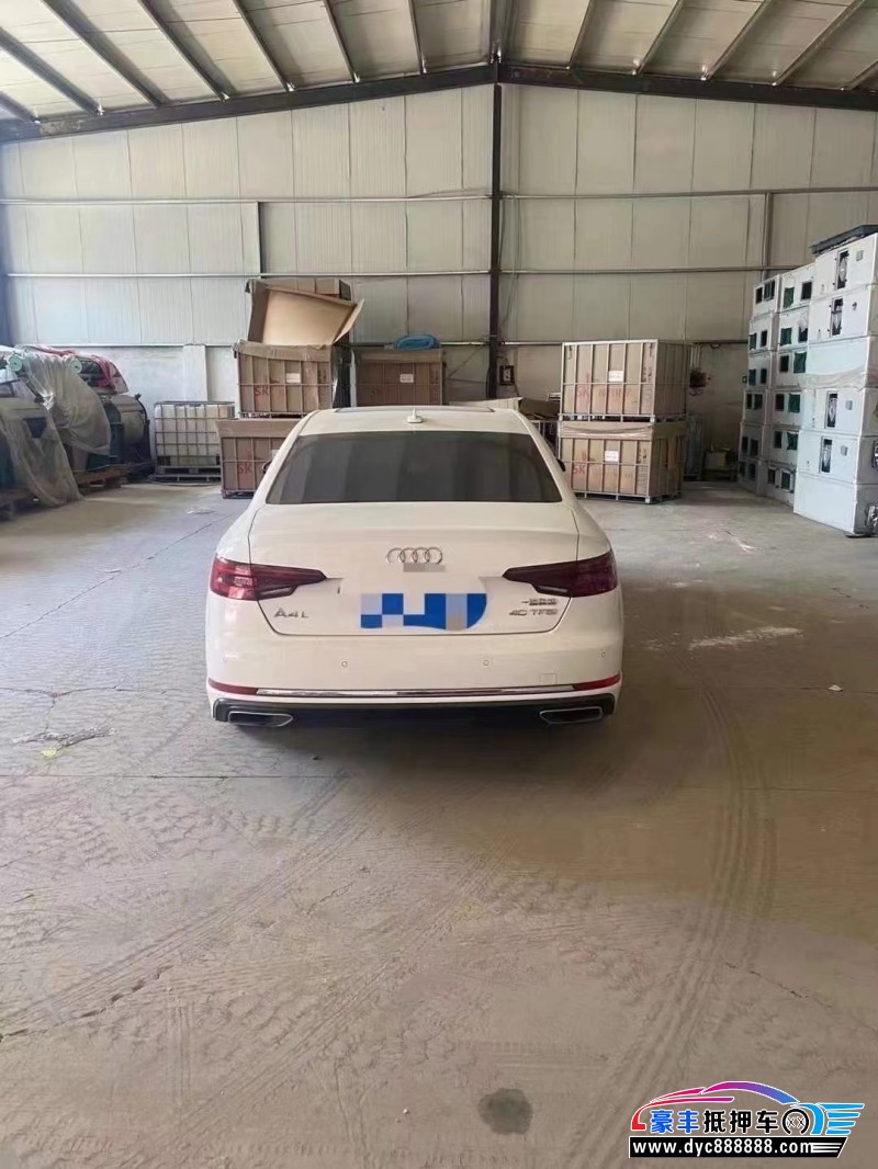 19年奥迪A4轿车抵押车出售