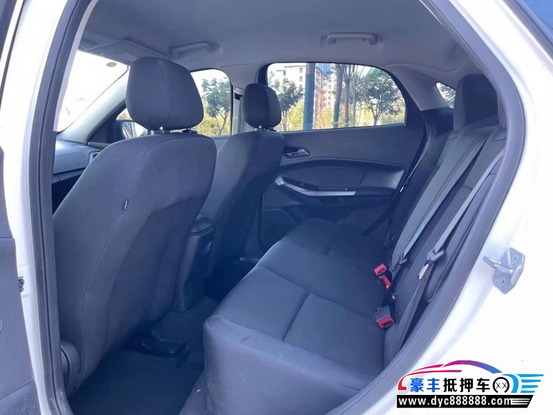 20年福特福睿斯轿车抵押车出售