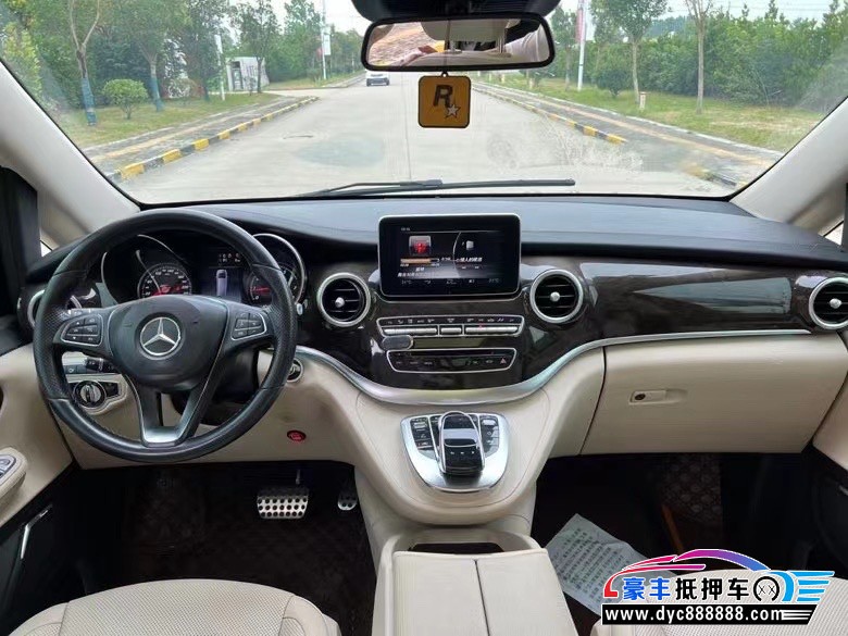 18年奔驰V轿车抵押车出售