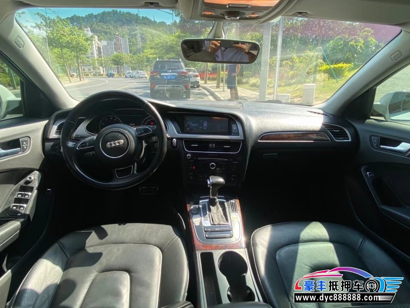 12年奥迪A4轿车抵押车出售