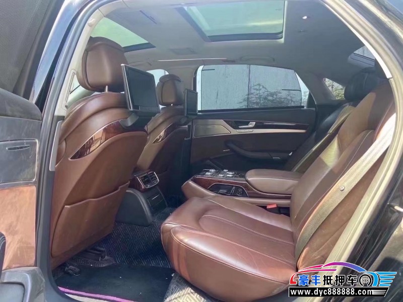 14年奥迪S8轿车抵押车出售