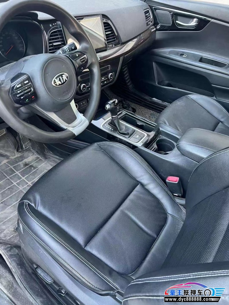 16年起亚K4轿车抵押车出售