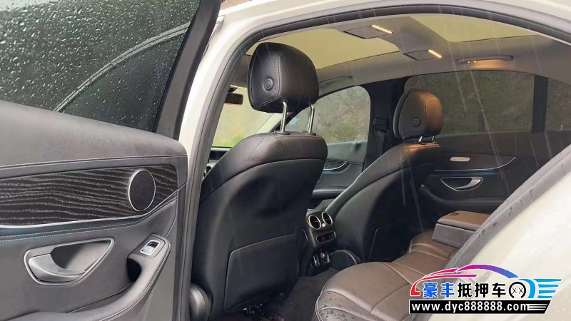 20年奔驰C轿车抵押车出售