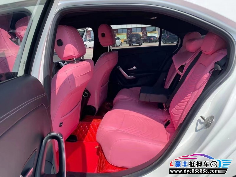 21年奔驰A轿车抵押车出售