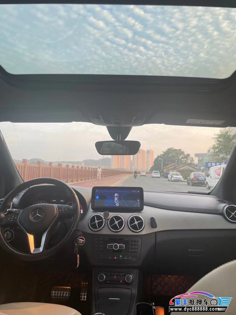 15年奔驰B轿车抵押车出售