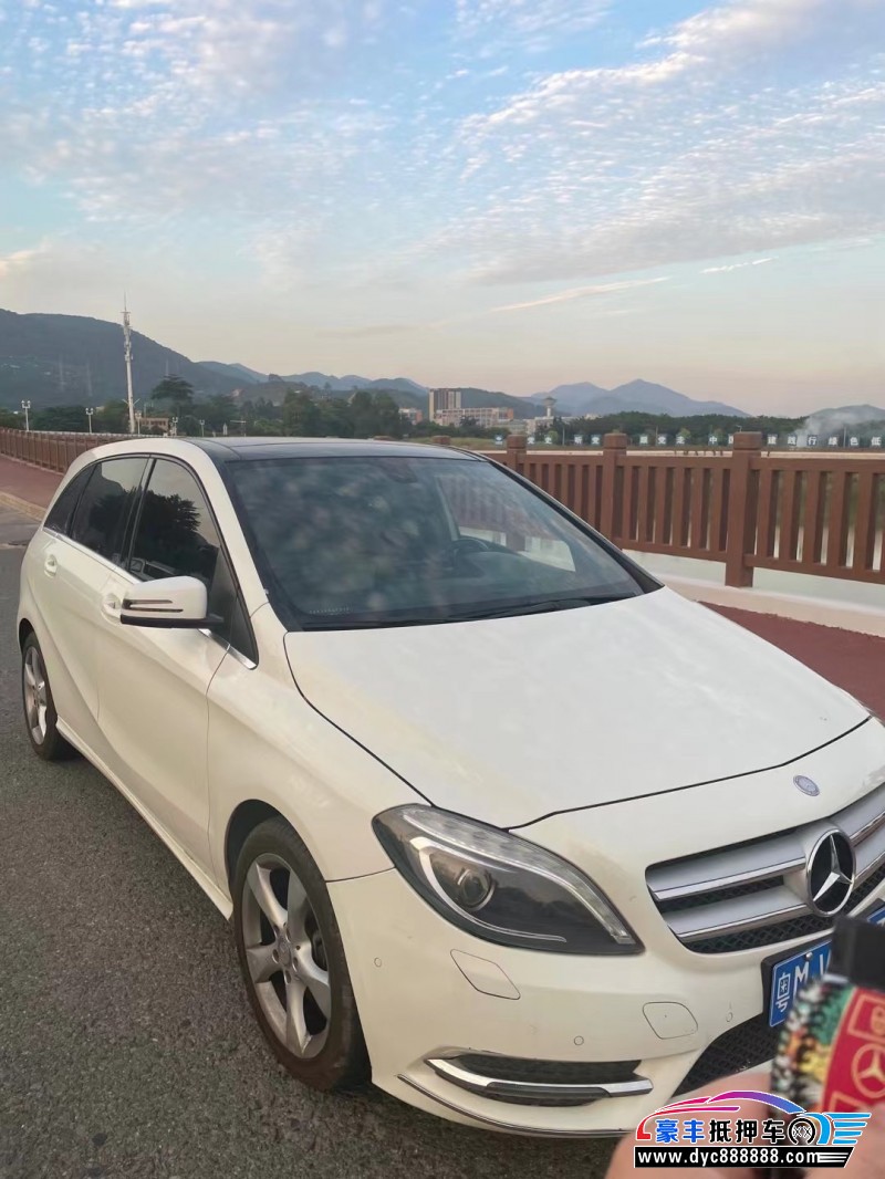 15年奔驰B轿车抵押车出售