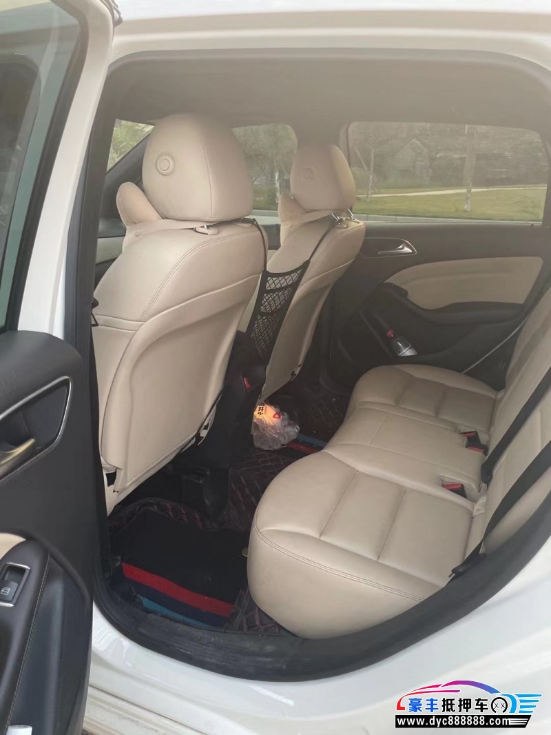 15年奔驰B轿车抵押车出售