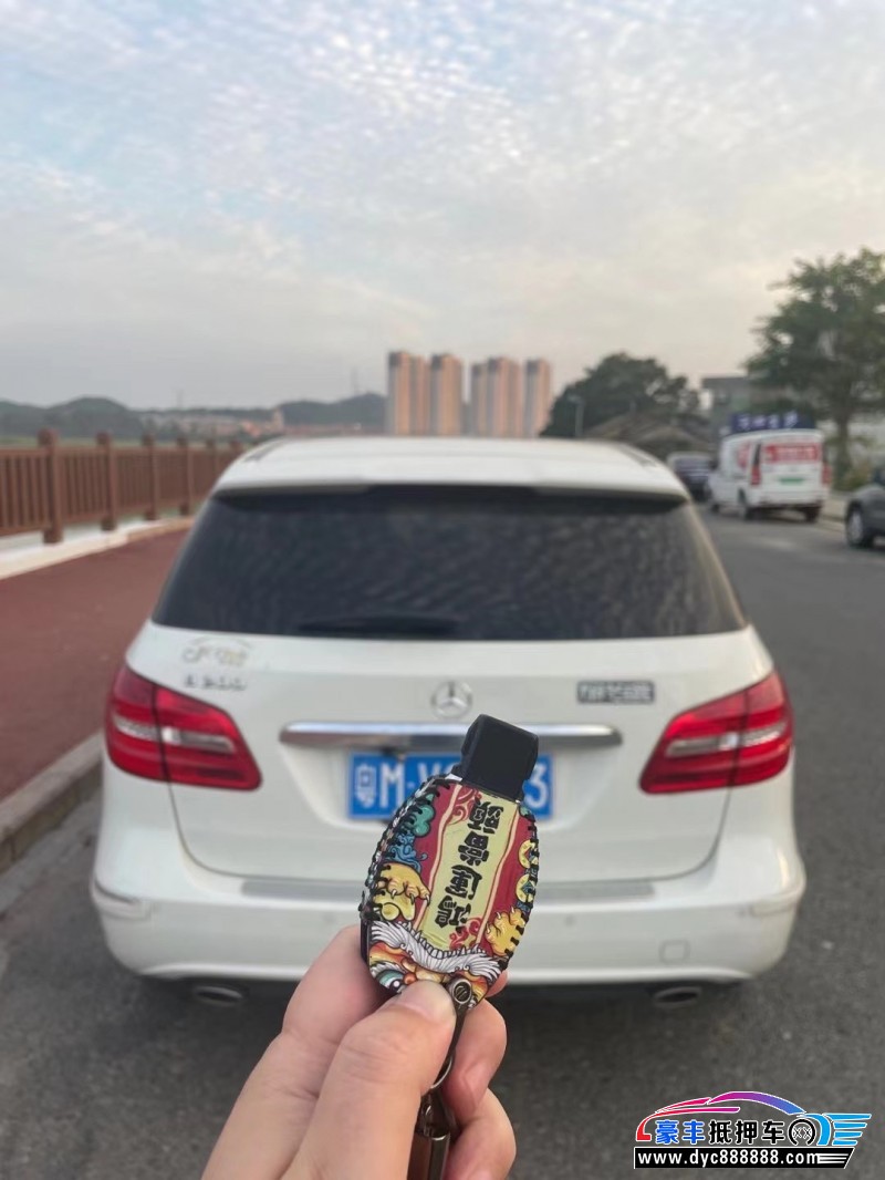 15年奔驰B轿车抵押车出售