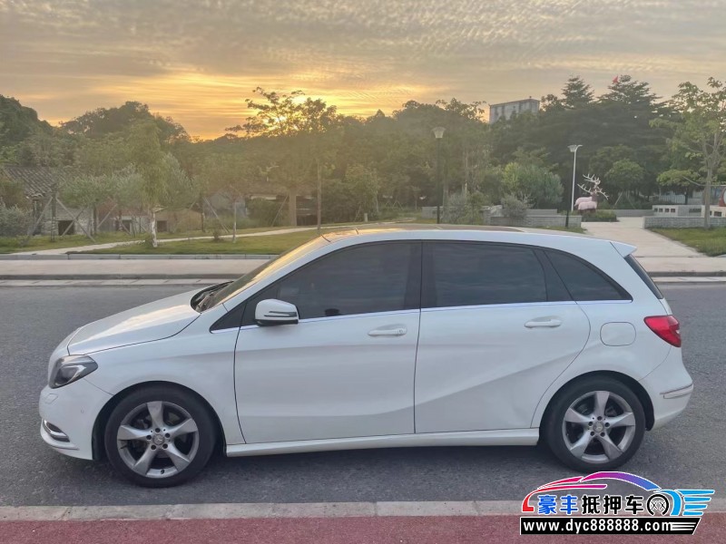 15年奔驰B轿车抵押车出售