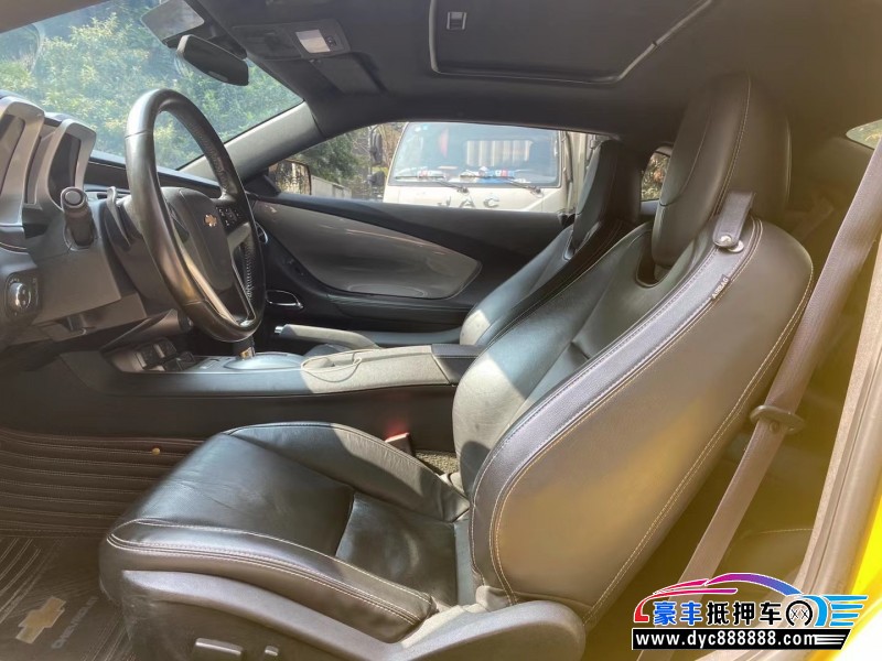 16年雪佛兰科迈罗轿车抵押车出售