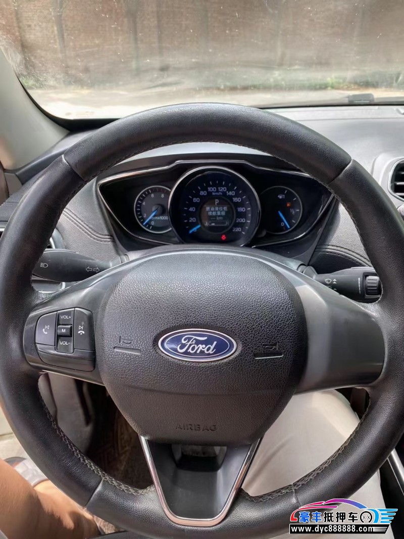 19年福特福睿斯轿车抵押车出售