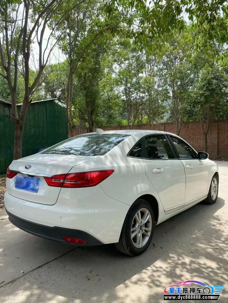 19年福特福睿斯轿车抵押车出售