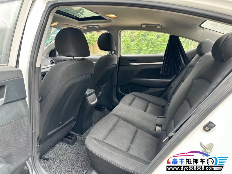 17年现代领动轿车抵押车出售