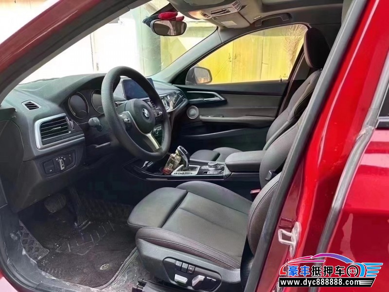 21年宝马1系轿车抵押车出售