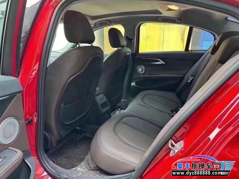 21年宝马1系轿车抵押车出售