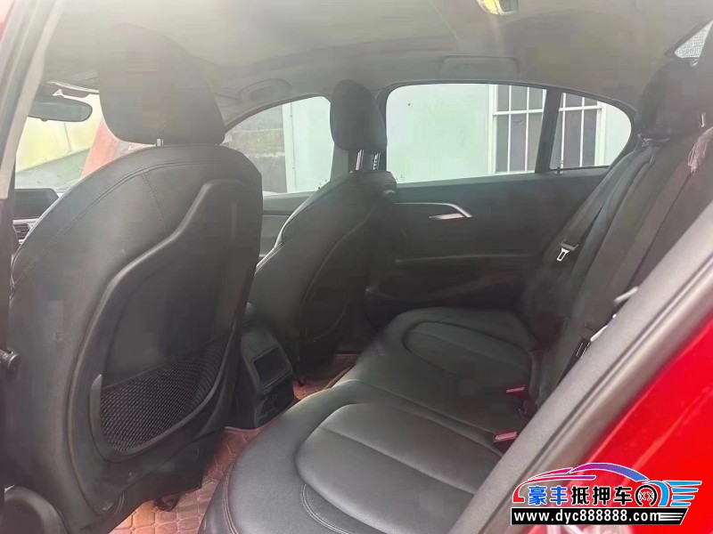 18年宝马1系轿车抵押车出售