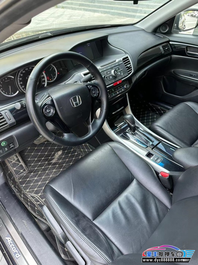 17年本田雅阁轿车抵押车出售