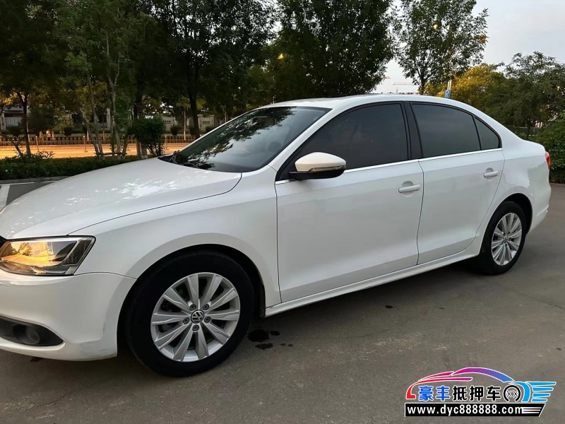 14年大众速腾轿车抵押车出售