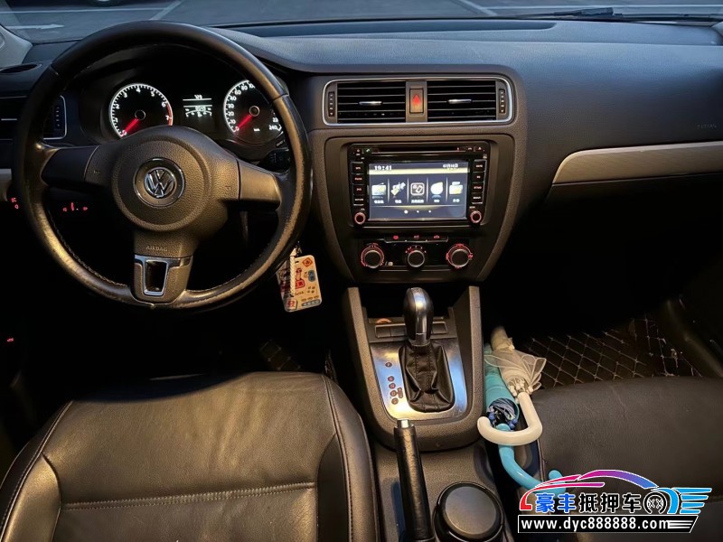 14年大众速腾轿车抵押车出售