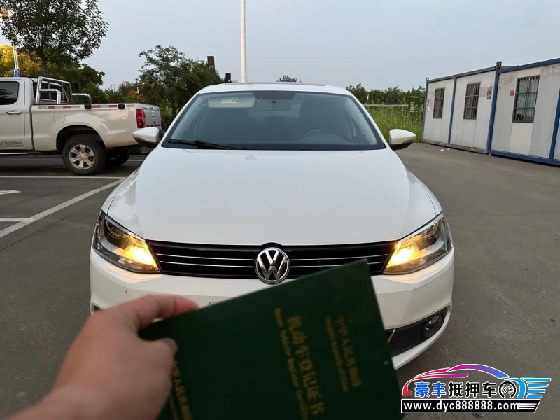 14年大众速腾轿车抵押车出售