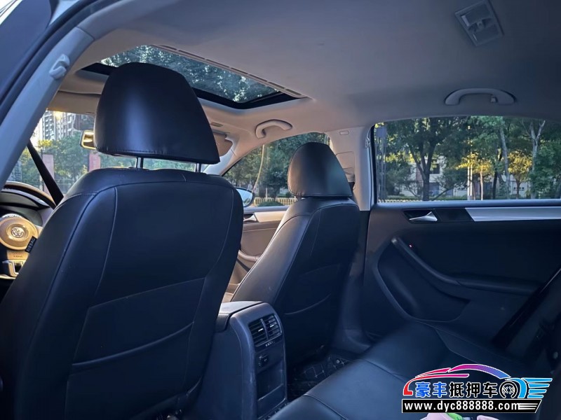 14年大众速腾轿车抵押车出售