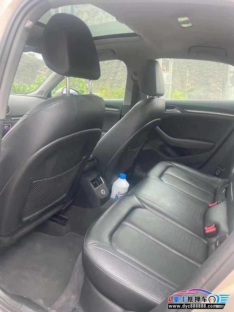 18年奥迪A3轿车抵押车出售