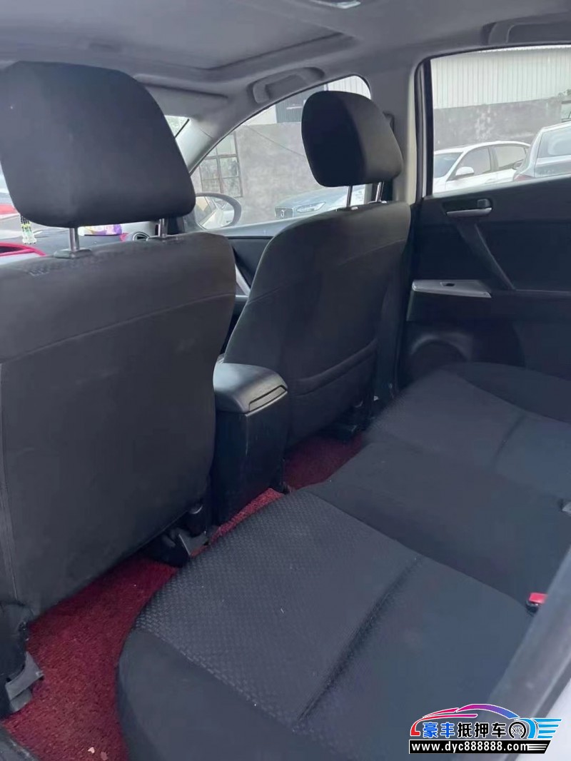 13年马自达3星骋轿车抵押车出售