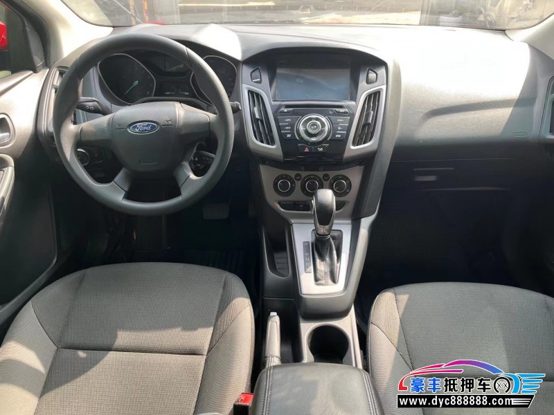 12年福特福克斯轿车抵押车出售