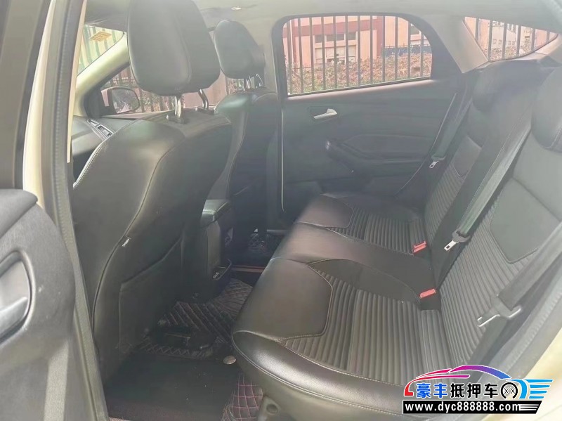 17年福特福克斯轿车抵押车出售