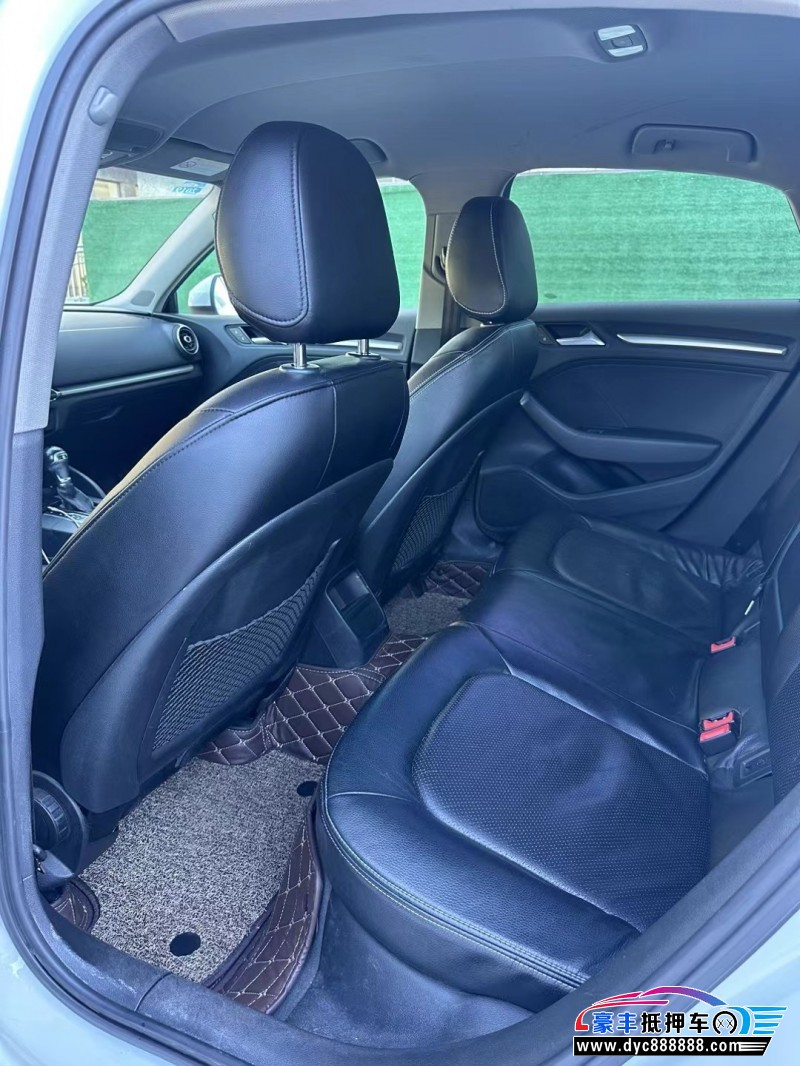 17年奥迪A3轿车抵押车出售