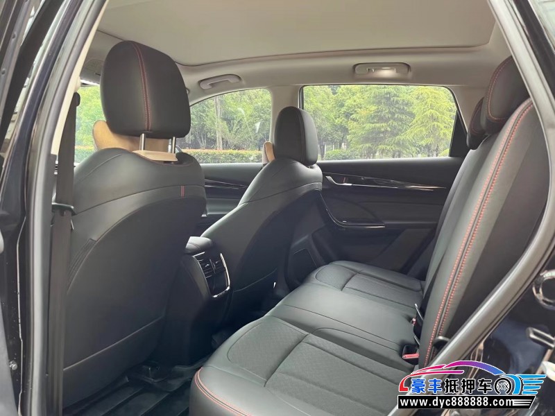 22年东风风神AX7轿车抵押车出售