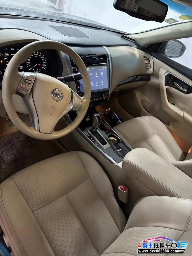 16年日产天籁轿车抵押车出售