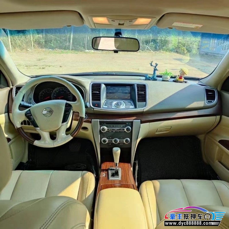 11年日产天籁轿车抵押车出售