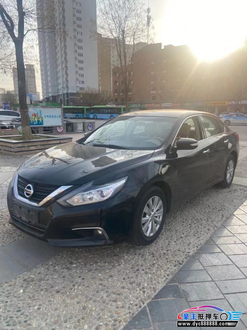 17年日产天籁轿车抵押车出售