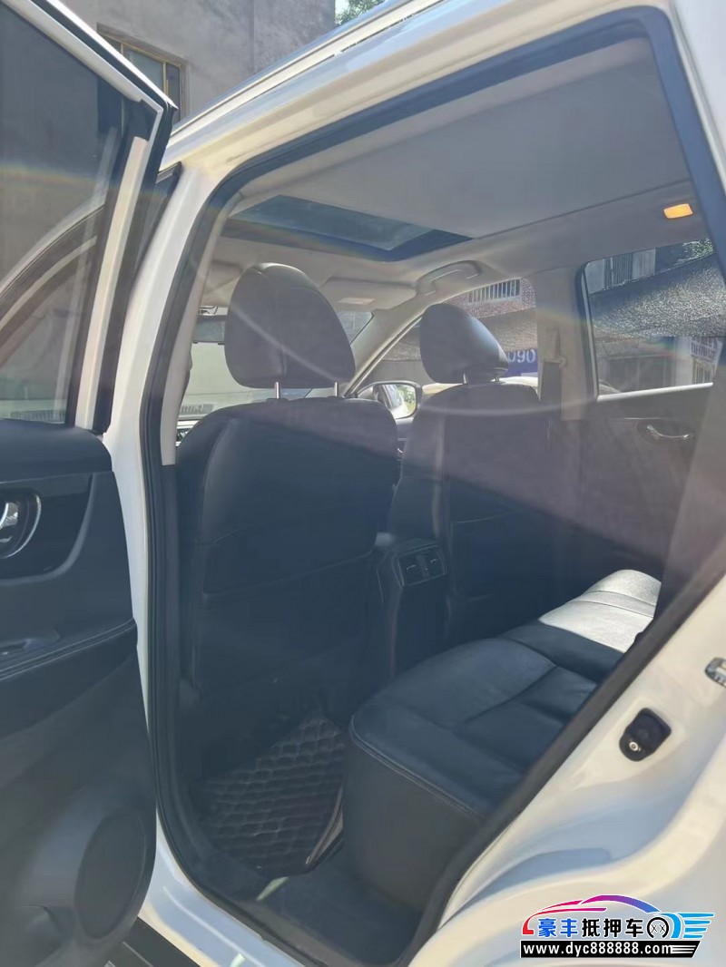 15年日产奇骏轿车抵押车出售