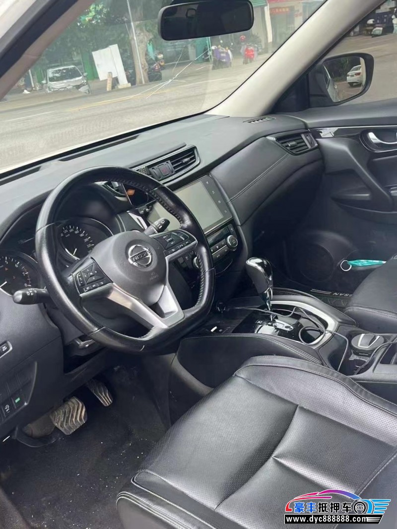 19年日产奇骏轿车抵押车出售