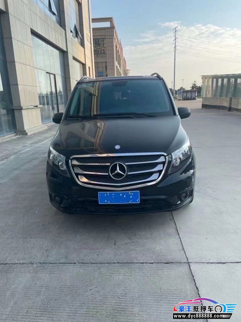 18年奔驰威霆轿车抵押车出售