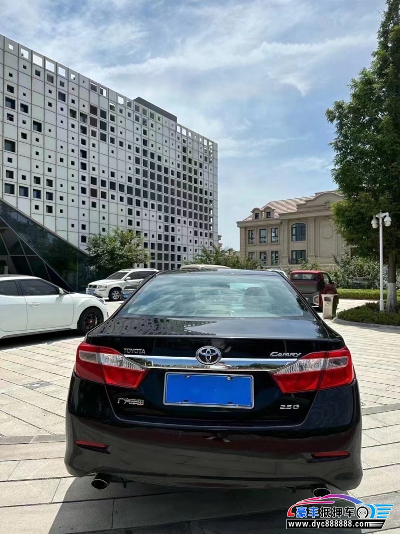 14年丰田凯美瑞轿车抵押车出售